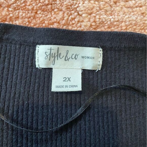 Embroidered black jersey blouse - Picture 3 of 5